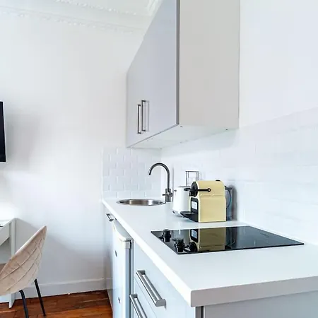 Flat Next To Montparnasse Train Station - Iv *